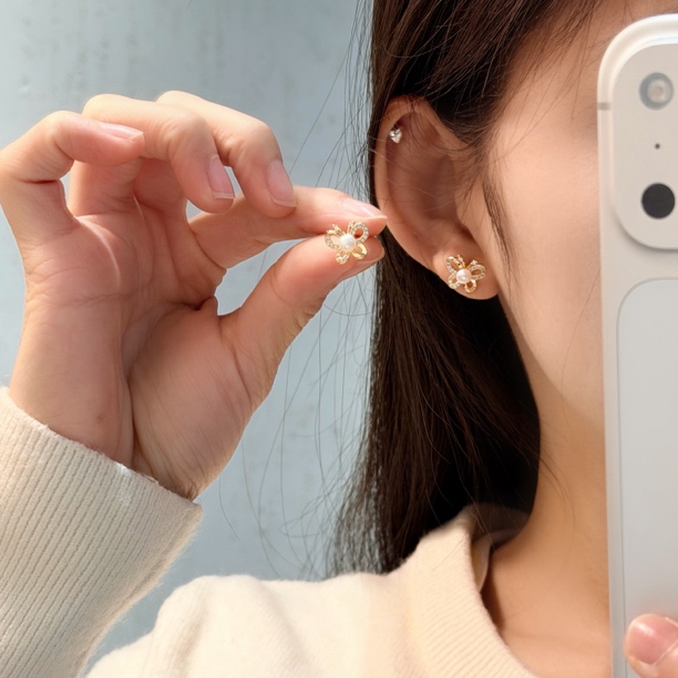 十里间【花与蝶】温柔淡水珍珠花朵蝴蝶甜美珍珠耳钉