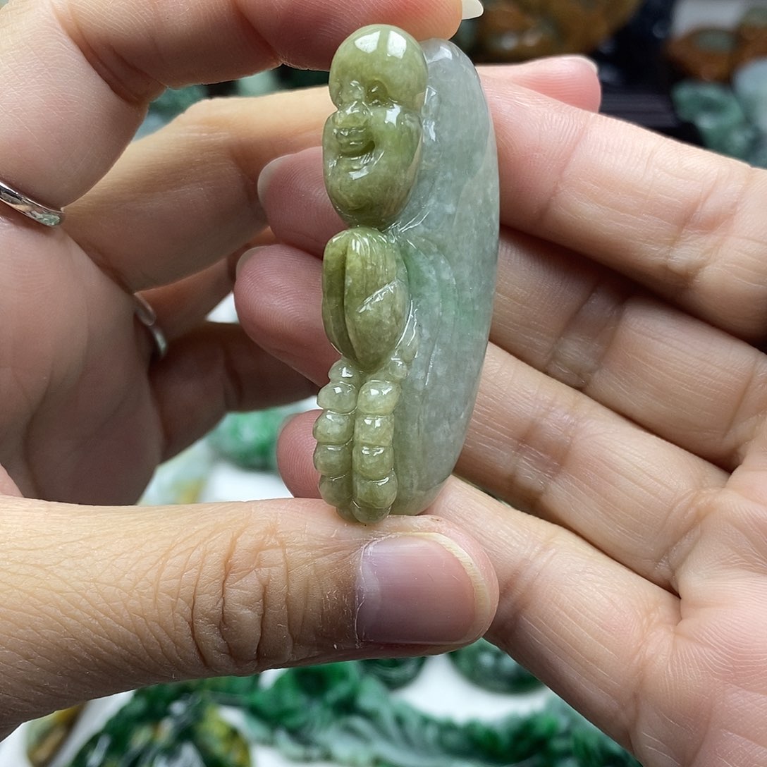 颈饰未镶嵌翡翠牌子