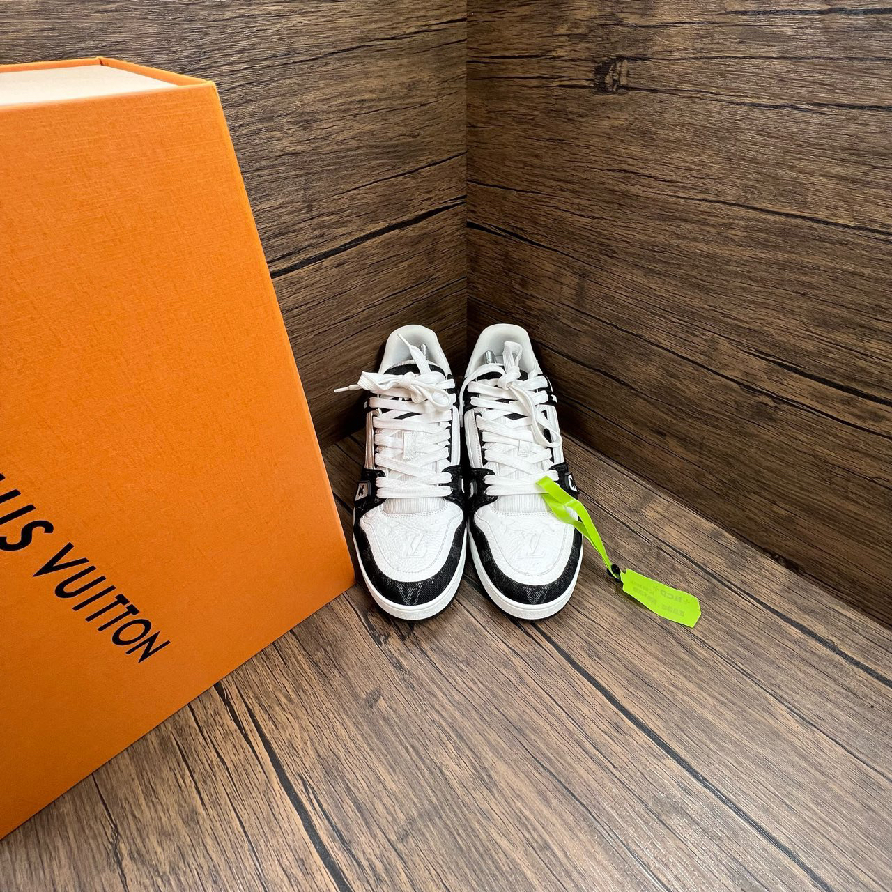 99新 LouisVuitton/路易威登 Trainer 黑白牛仔板鞋 41.5码/原盒