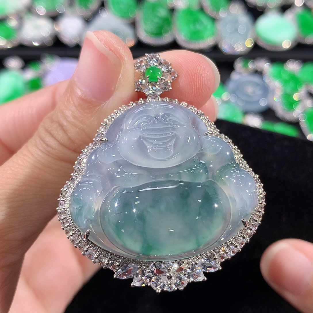 翡翠18K金镶嵌颈饰