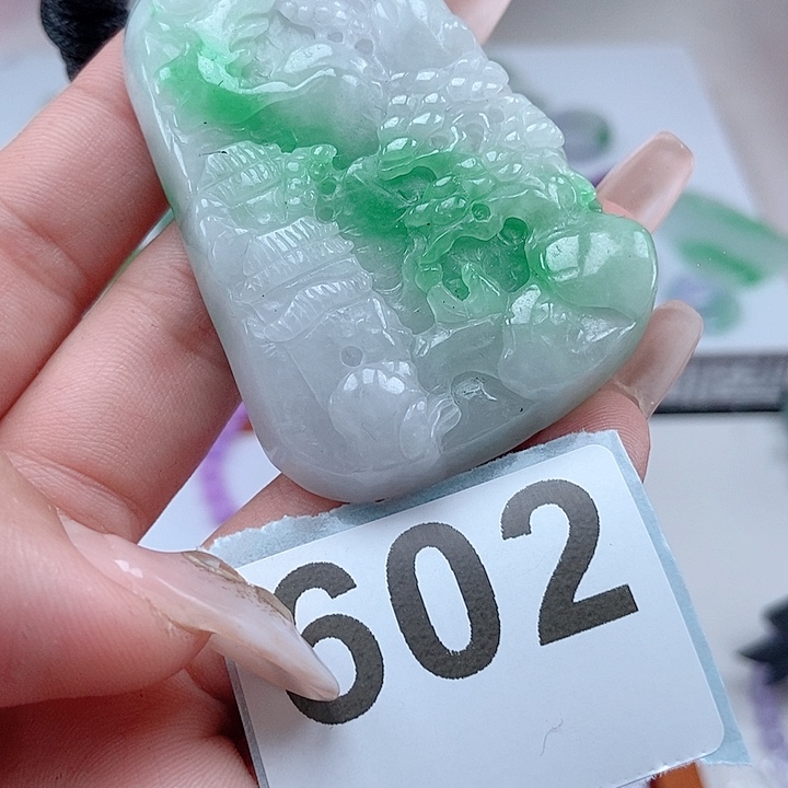 翡翠颈饰未镶嵌吊坠