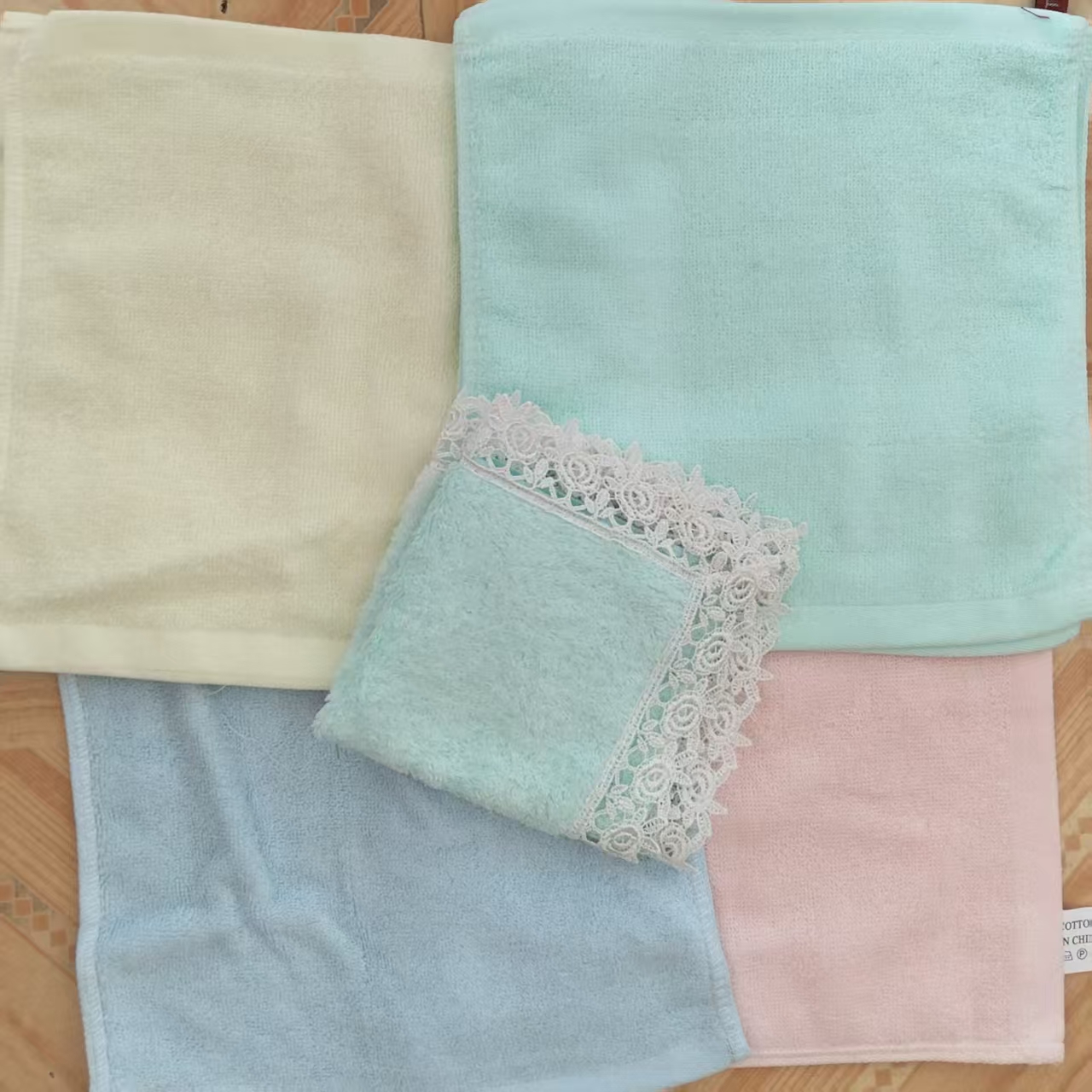 纯棉特柔方巾蕾丝花边柔软吸水适用日常使用