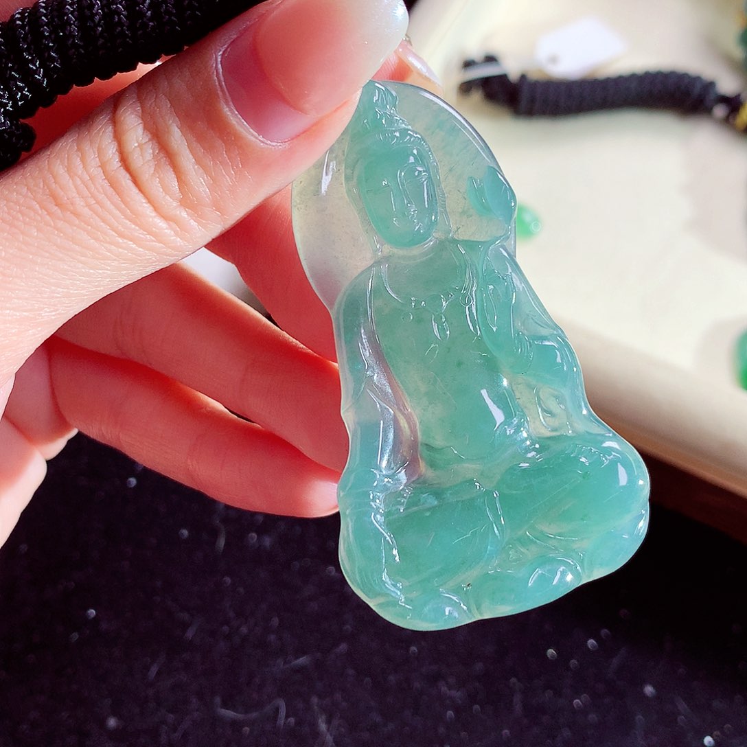 颈饰未镶嵌翡翠天然