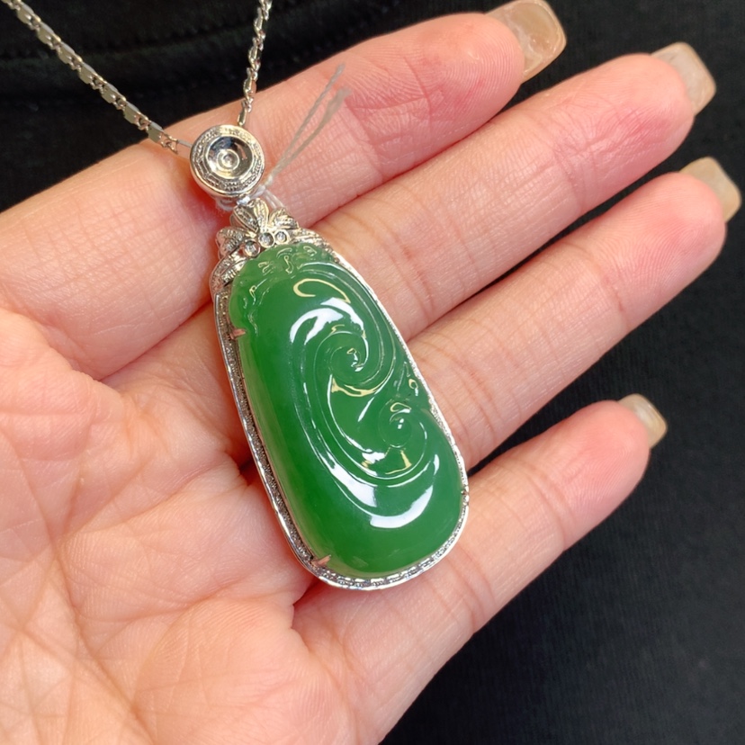 【闪购商品】翡翠18K金镶嵌吊坠(赠链)如意