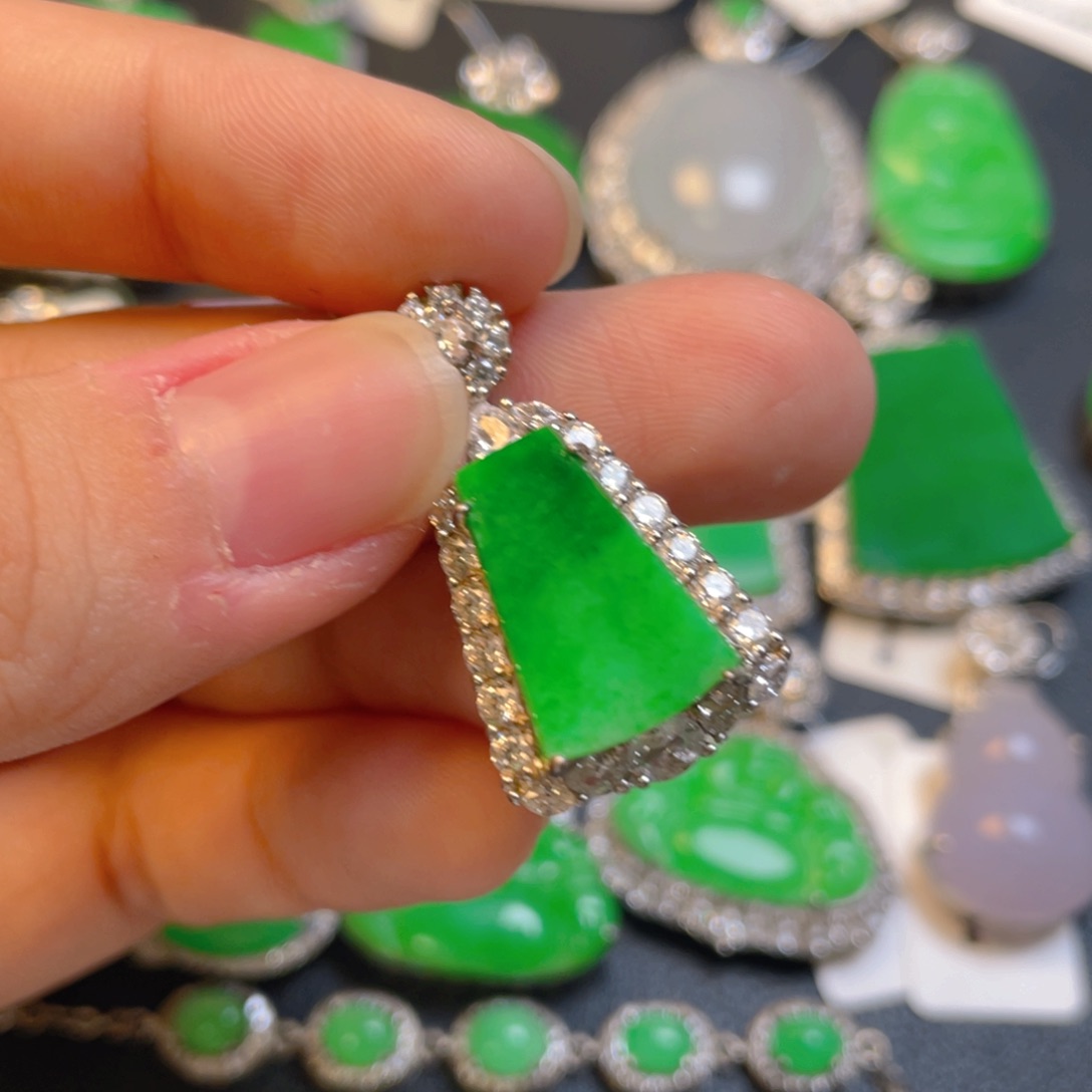 翡翠银S925镶嵌颈饰