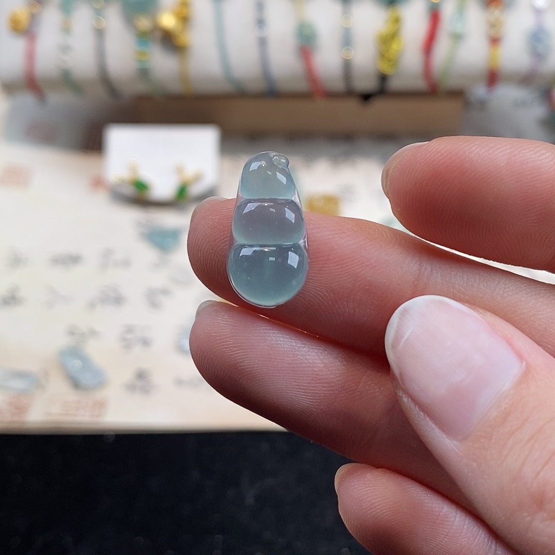 翡翠颈饰未镶嵌天然翡翠