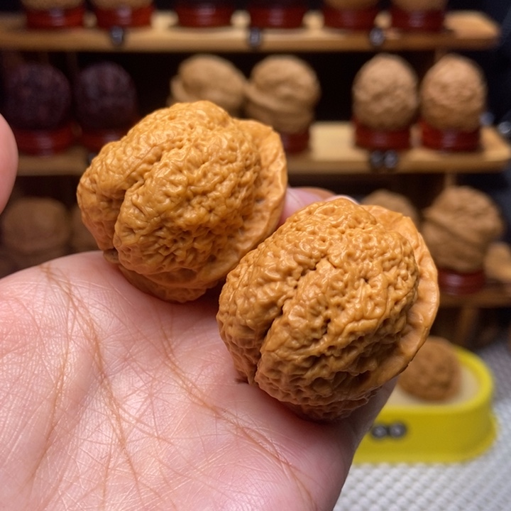 文玩核桃吊坠山羊18