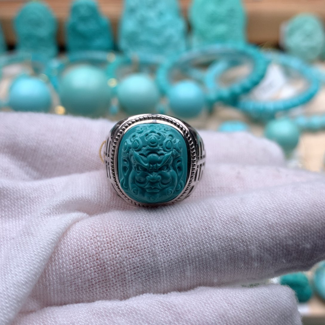 绿松石颈饰未镶嵌