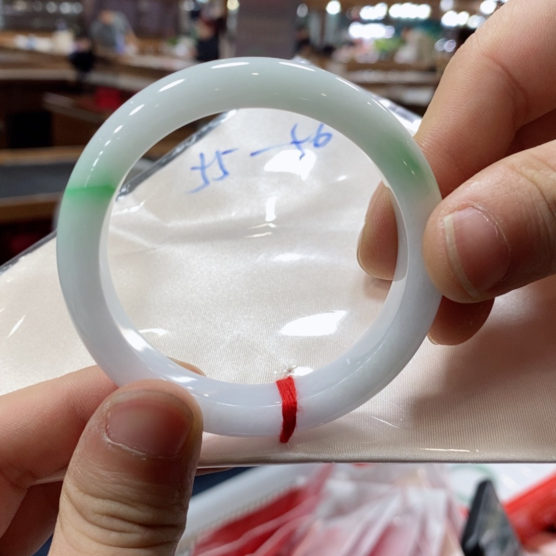 未镶嵌手镯翡翠翡翠