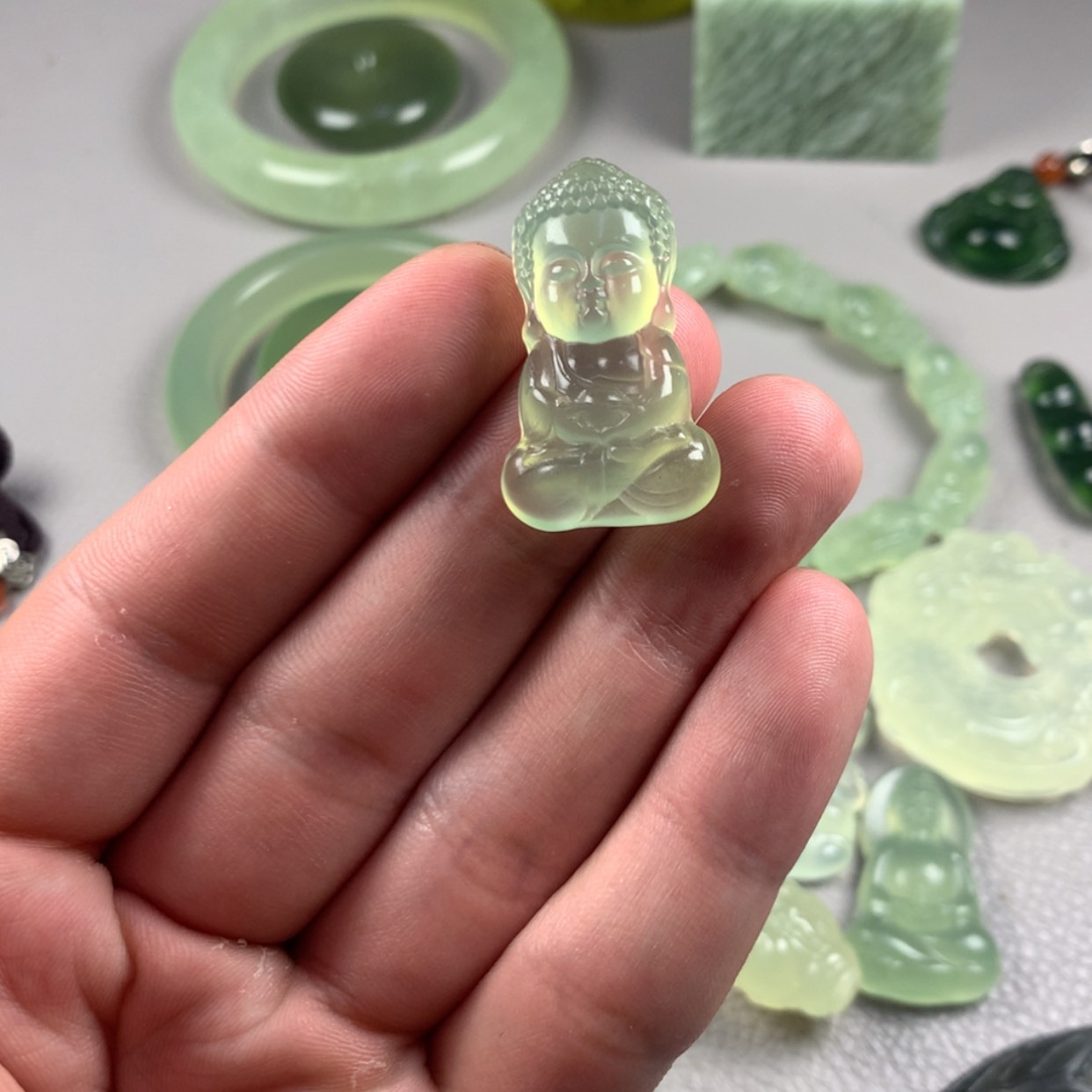 【闪购商品】蛇纹石玉未镶嵌岫玉Z****r