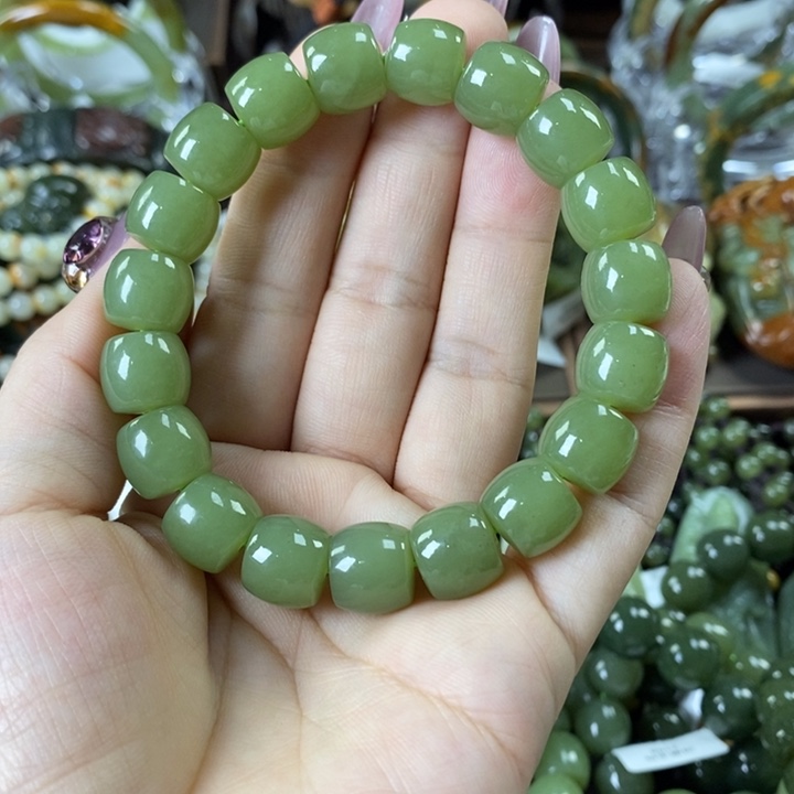透闪石质玉手串未镶嵌拼