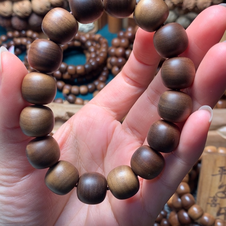 檀香木手串/手链陈****赢老山檀香1.3*1.4