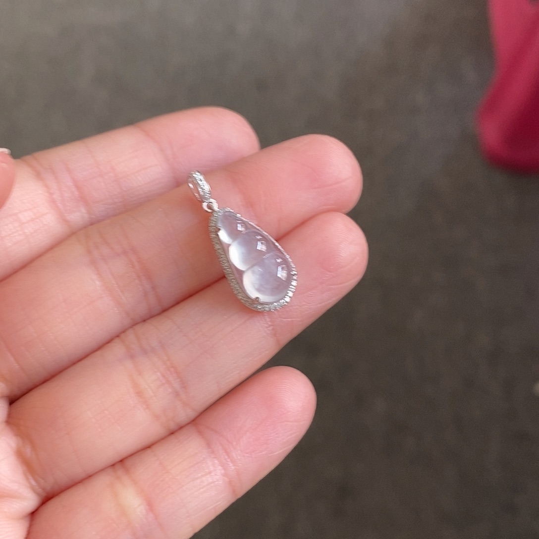 翡翠颈饰18K金镶嵌冰豆子