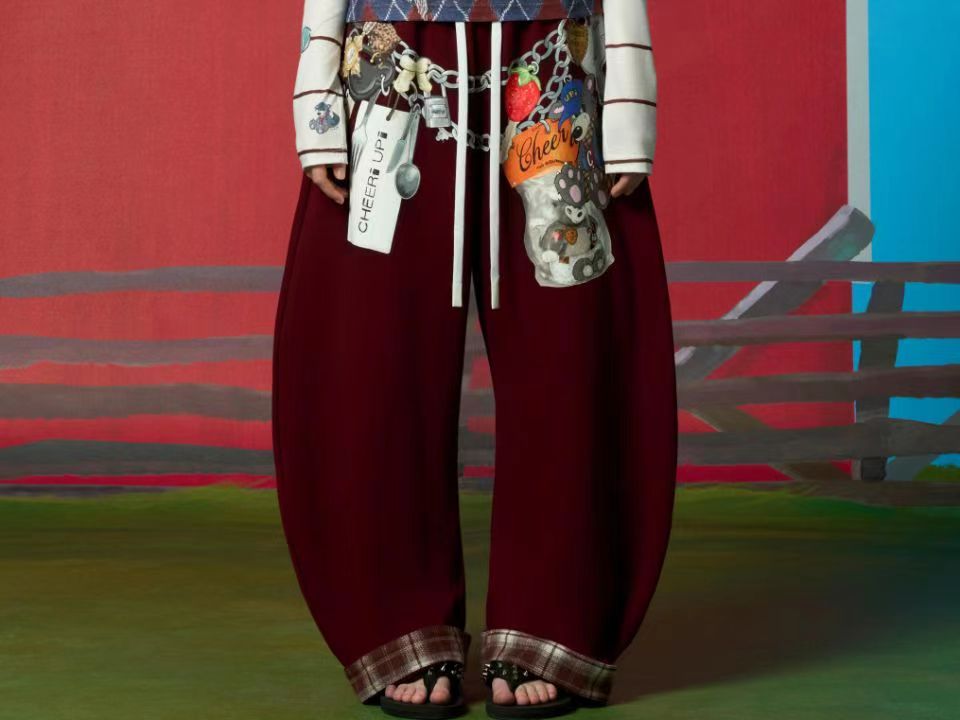 CHEERi UPi印花裤链卫裤酒红色