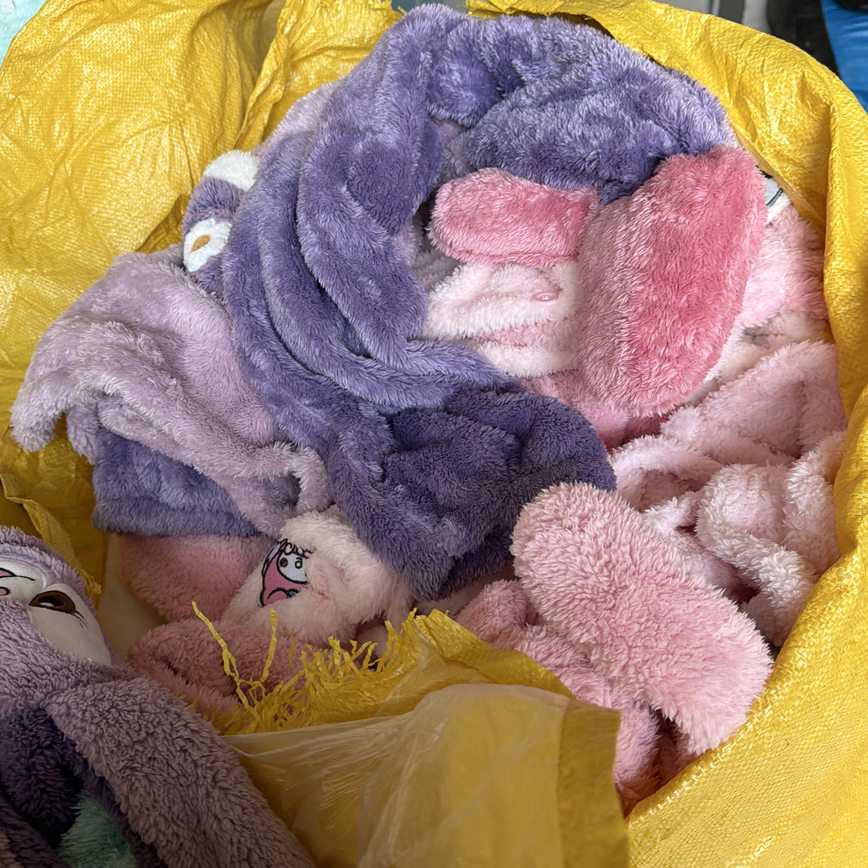 咩咩毛围巾女士冬季高级感加厚保暖字母披肩围脖经典百搭双面带芯