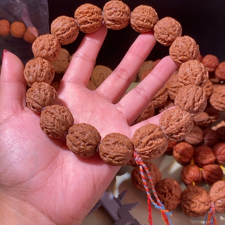 文玩核桃手串……19