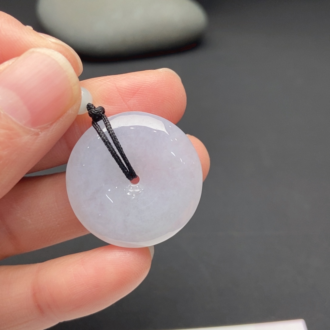 翡翠未镶嵌颈饰平安扣