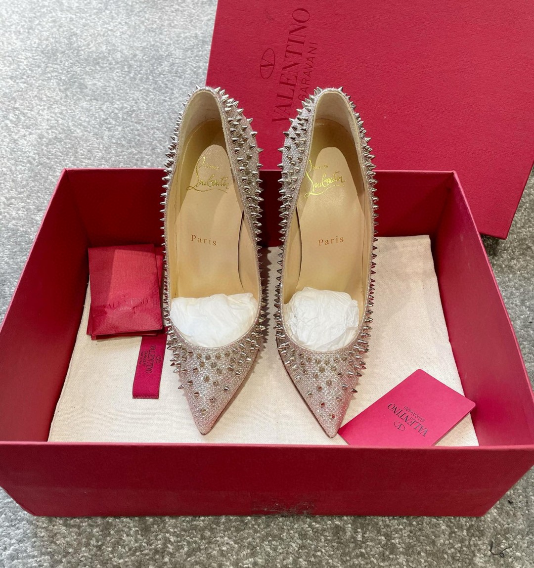 未使用 Christian Louboutin/克里斯提·鲁布托 铆钉红底高跟鞋/37