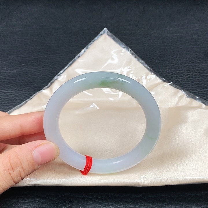 未镶嵌手镯（圆镯）翡翠53圈