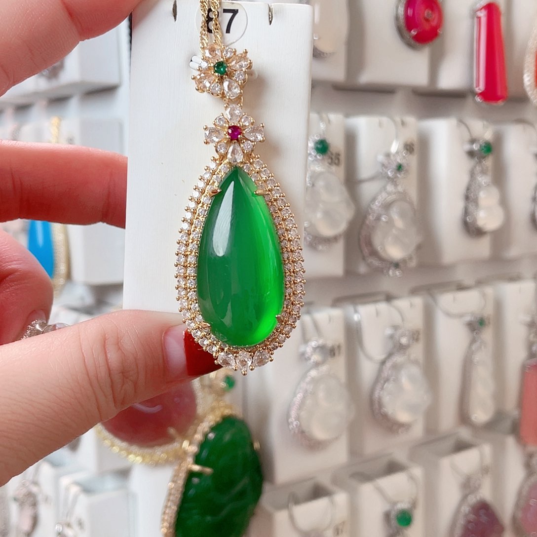 玛瑙/玉髓吊坠(赠链)未镶嵌