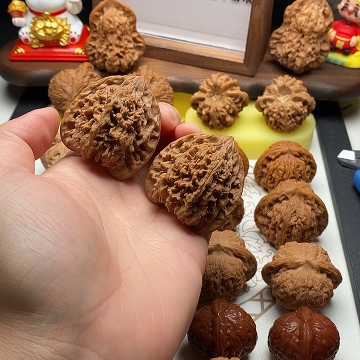 吊坠桃核满天星三角