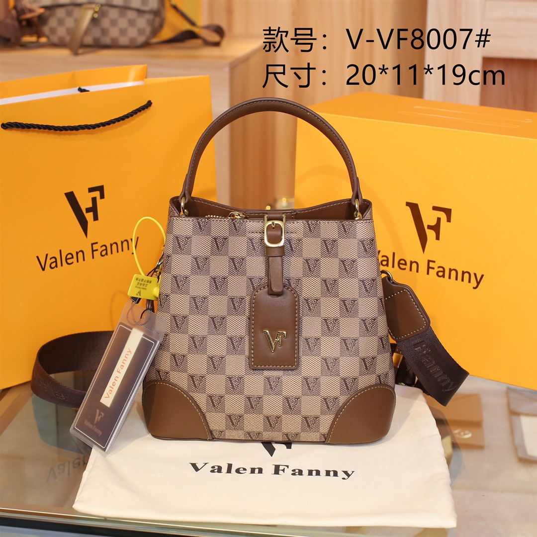 PVCVF爆款水桶包女2025新款包包单肩包女斜挎包高级感时尚手提包