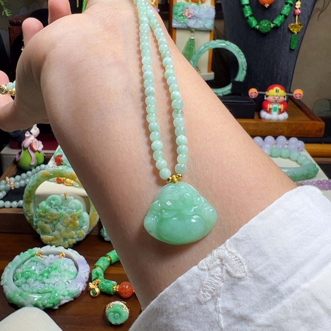 翡翠未镶嵌吊坠(赠链)冰绿佛公