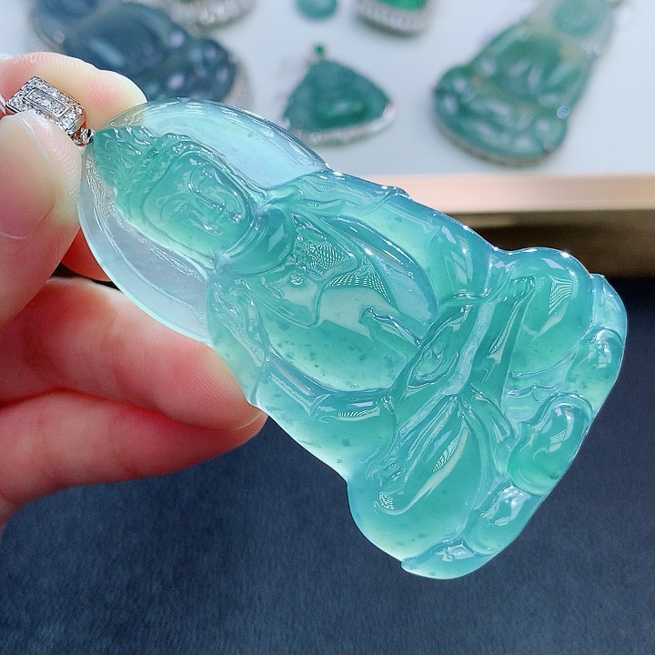 翡翠颈饰未镶嵌翡翠