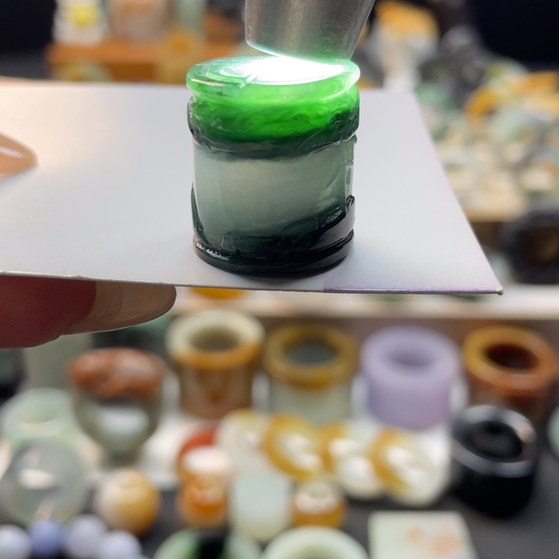 定制翡翠未镶嵌戒指