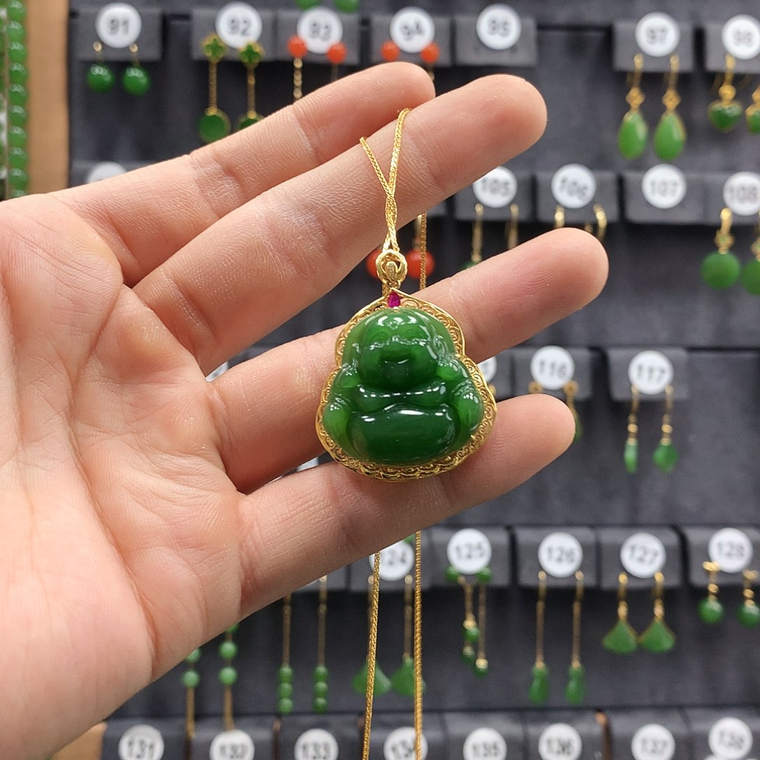 和田玉颈饰18K金镶嵌