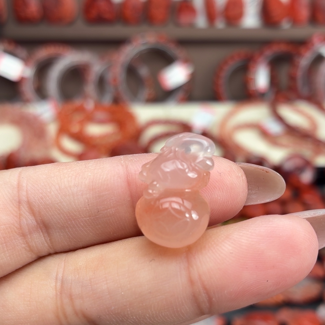 南红玛瑙未镶嵌颈饰吊坠葫芦