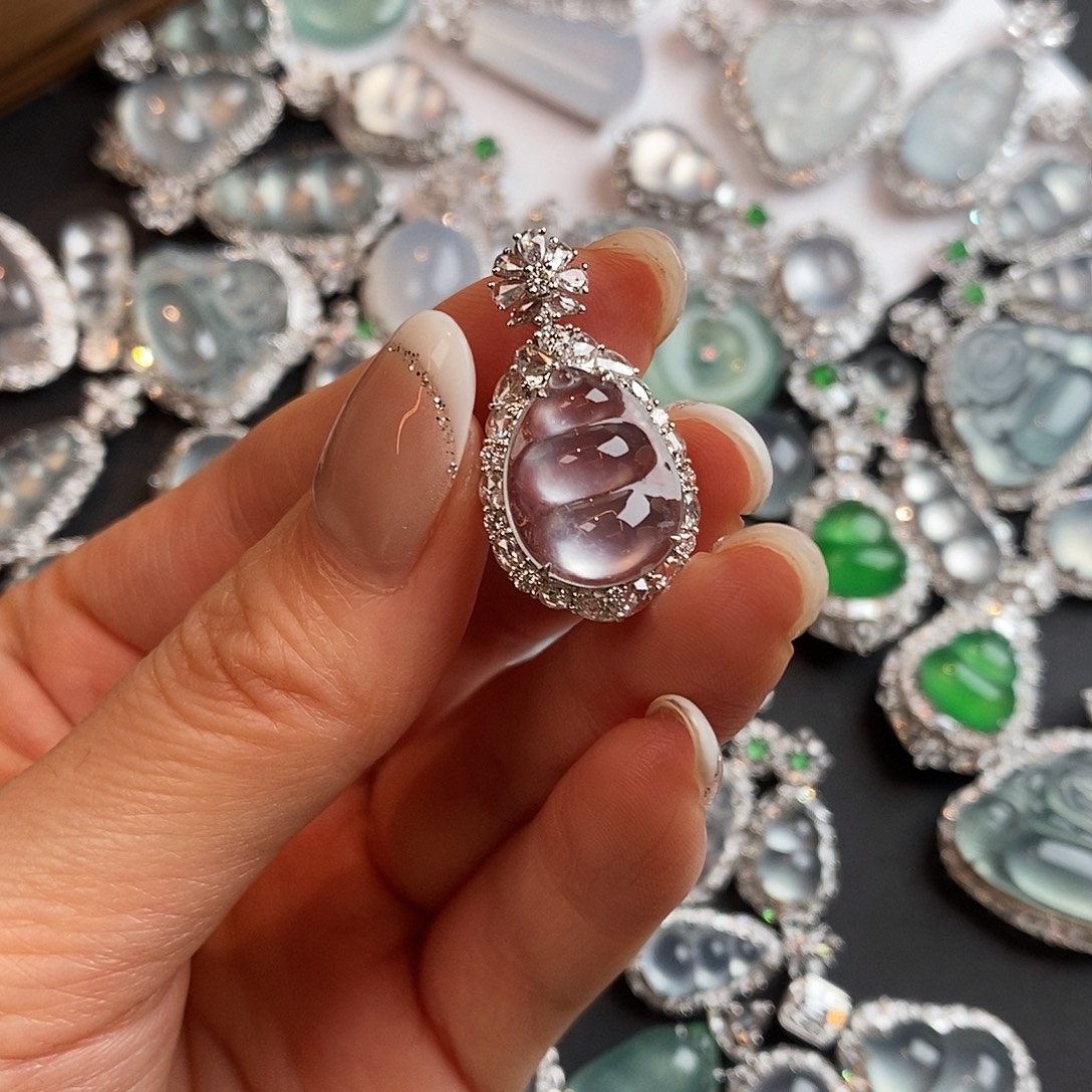 翡翠18K金镶嵌吊坠(赠链)