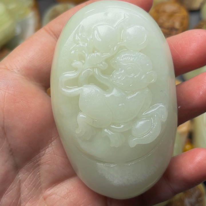 石材方解石手把件猴