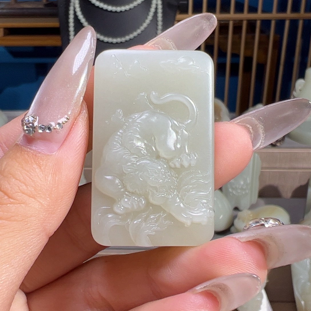 和田玉（糖玉）未镶嵌颈饰