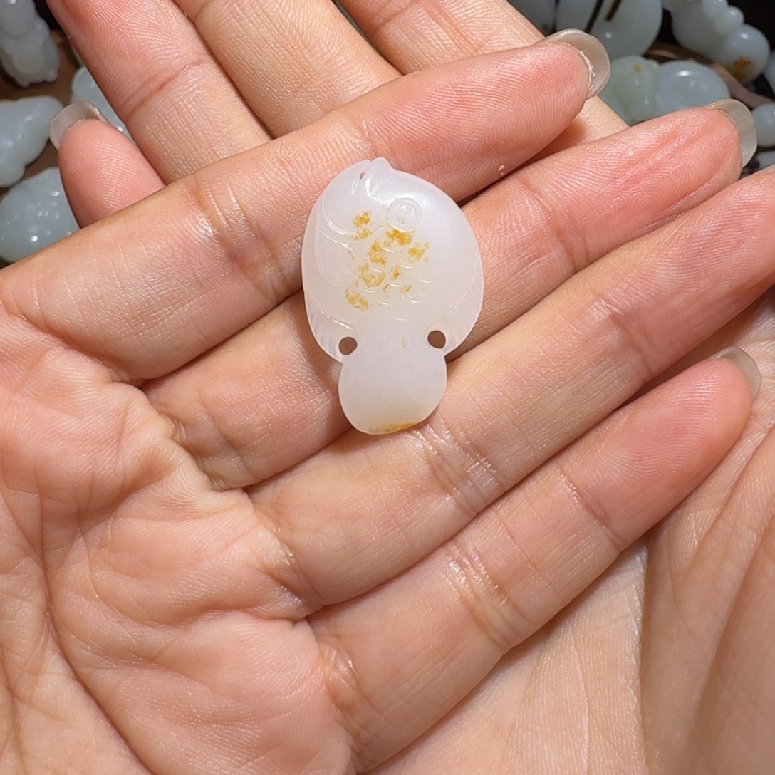 如***时和田玉未镶嵌颈饰