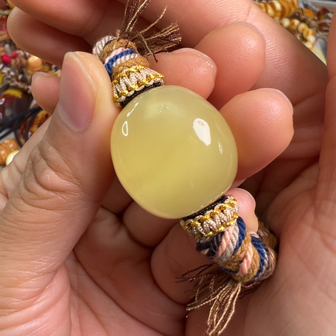 未镶嵌蜜蜡裸石蜜蜡