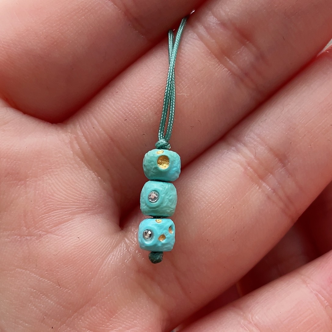 绿松石颈饰未镶嵌