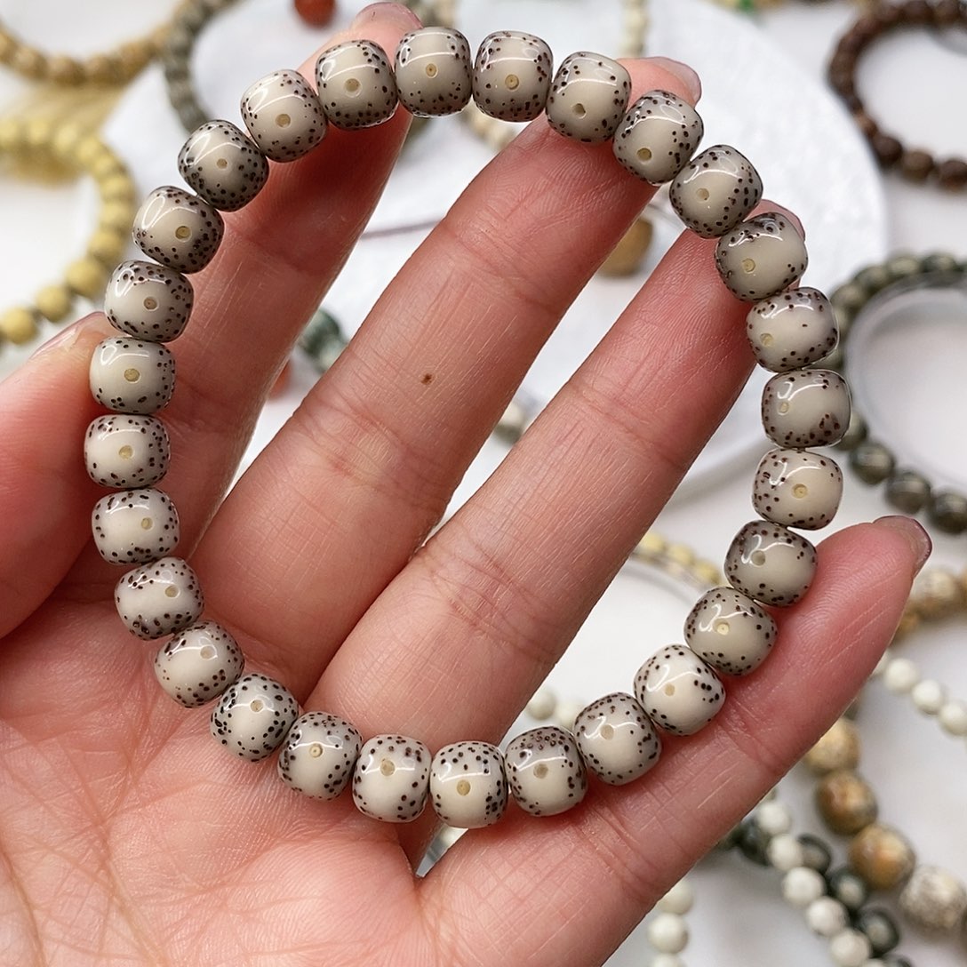 星月菩提手串卡8瓷白大眼睛