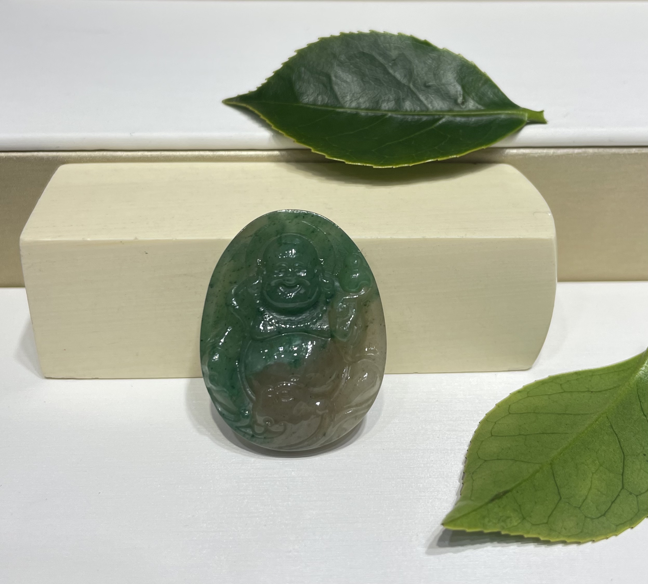 独山玉佛公吊坠未镶嵌，尺寸33.2×25.8×6.6笑佛