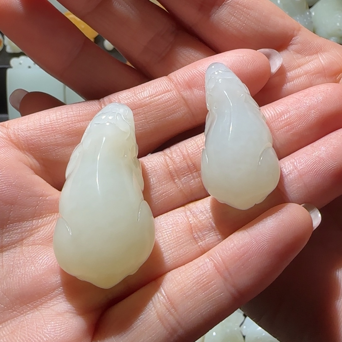 上***君和田玉未镶嵌颈饰