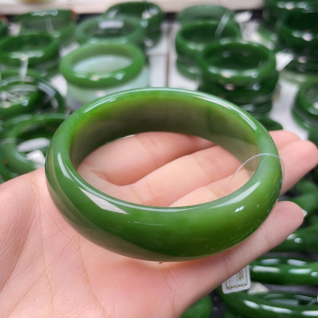 和田玉（碧玉）未镶嵌手镯