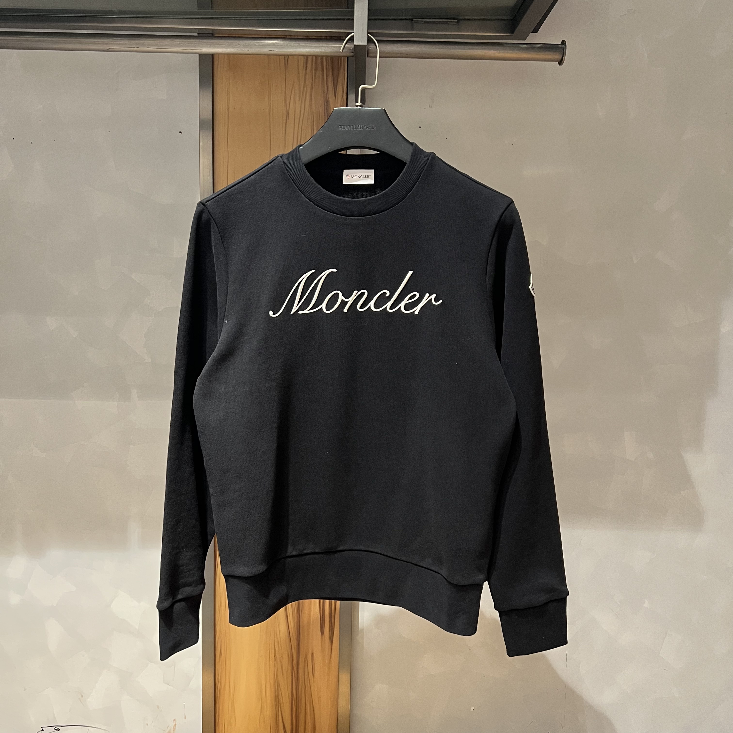 未使用 MONCLER 盟可睐蒙口 卫衣长袖休闲上衣舒适百搭女士时尚