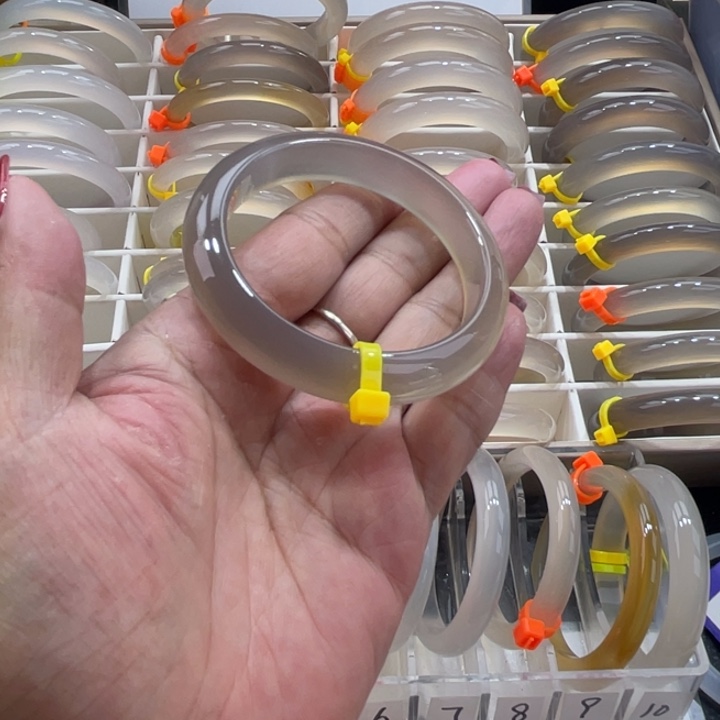 玛瑙/玉髓未镶嵌手镯