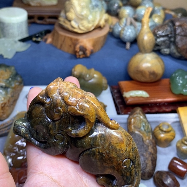 岫岩河磨玉（透闪石质玉）把件特价未镶嵌