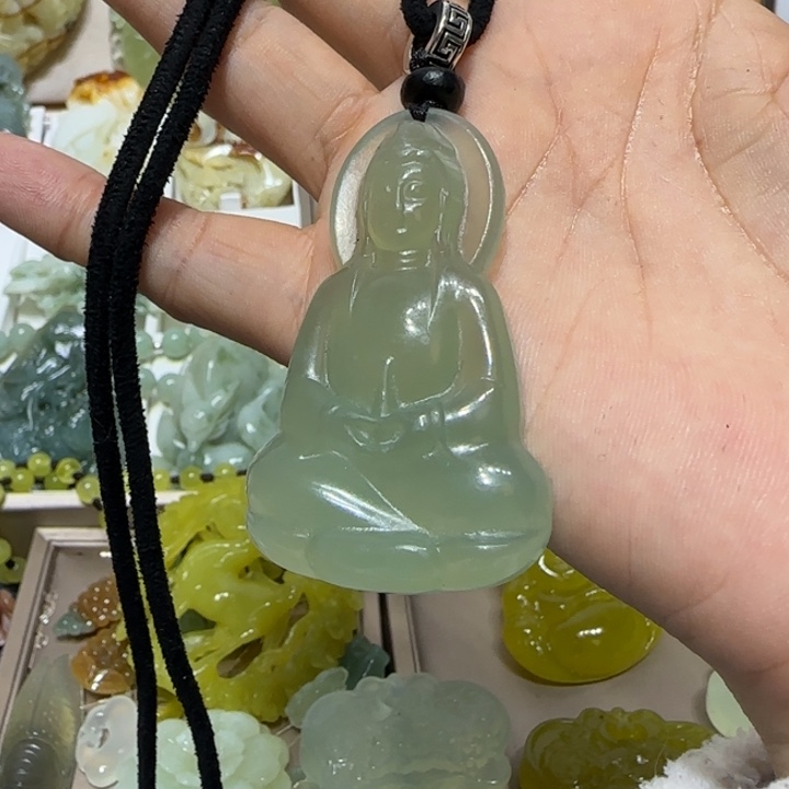 蛇纹石玉吊坠未镶嵌