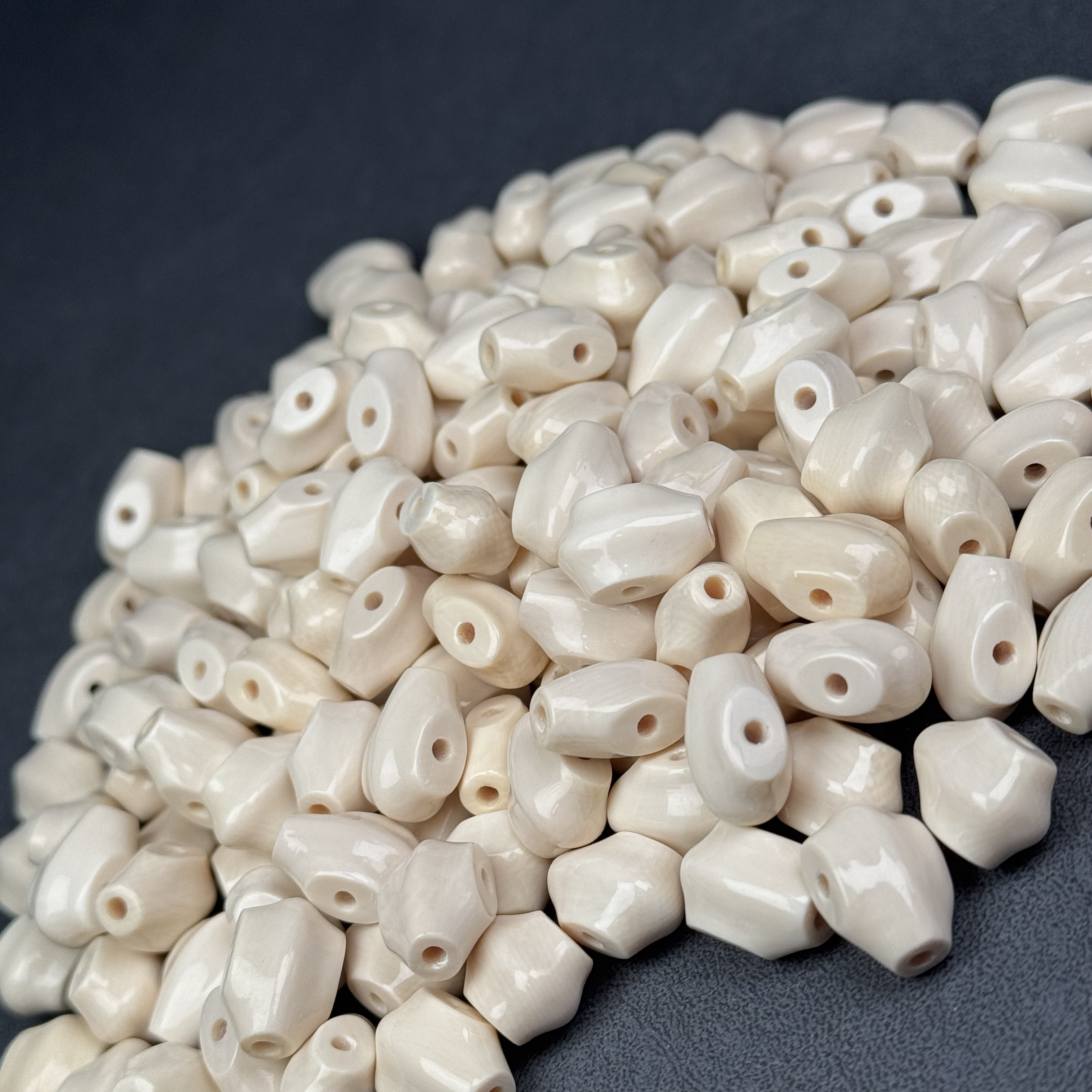 A208天然猛犸象牙 鲨鱼背三通一个 10mm支持鉴定 假一罚四