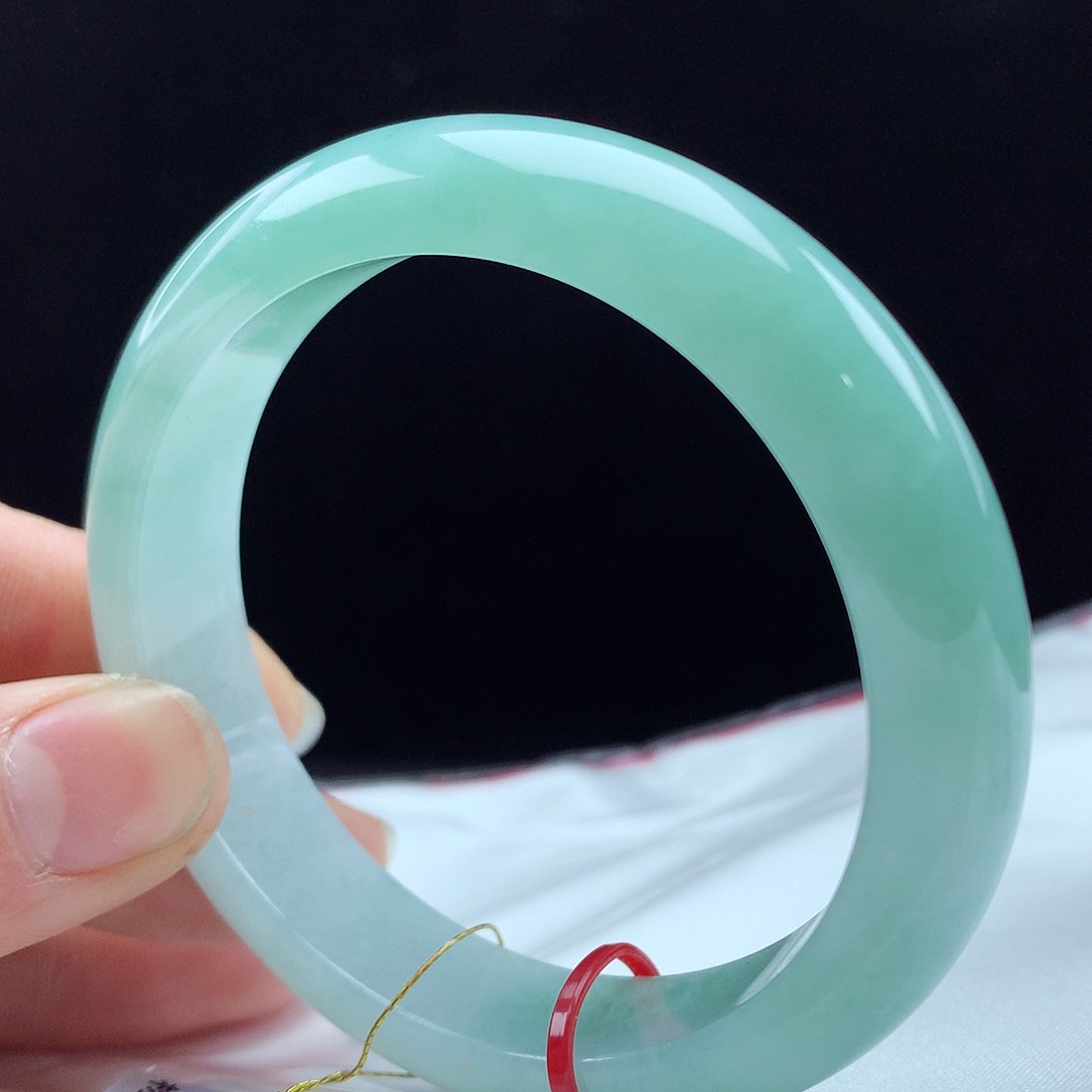 翡翠手镯未镶嵌55圈3152