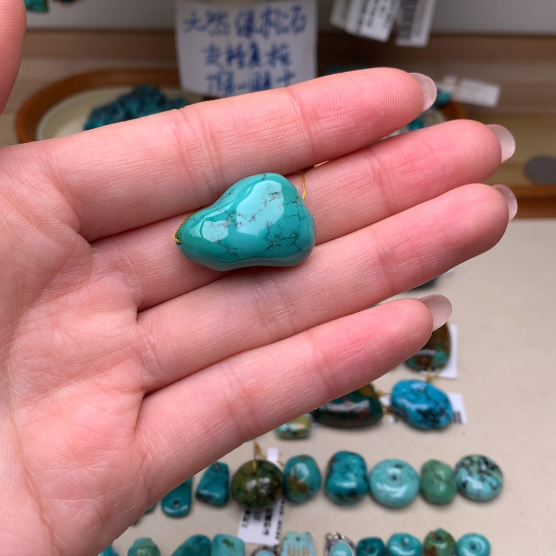 绿松石未镶嵌珠宝奇石