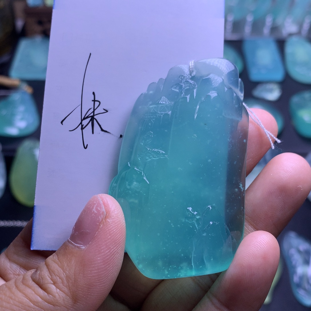 蛇纹石玉吊坠未镶嵌