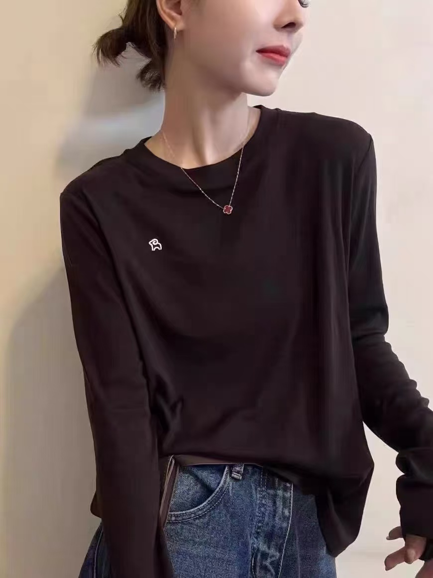 白色黑色圆领小羊刺绣简约气质女打底上衣休闲纯色2025秋款